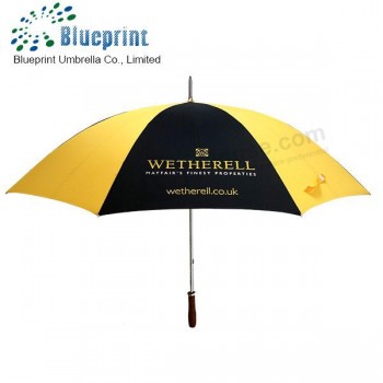 En gros uk manche en bois personnalisé parapluie de golf