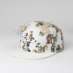 Cappellino snapback con stampa floreale bianca/Cappelli per le donne