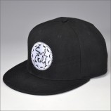Plat borduurwerk zwarte snapback hoed te koop