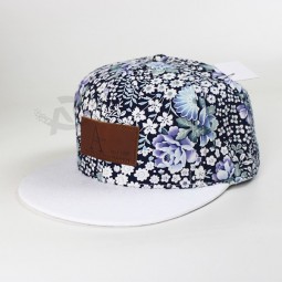 Benutzerdefinierte 6 Panel floral Leder Logo Snapback Caps