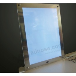 Scatola luminosa a specchio con sensore LED con logo personalizzato