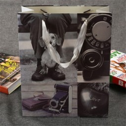 2017 リボンハンドル付き卸売カスタムリサイクルファッションギフト紙袋