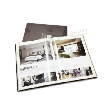 Catálogo impresso de mobiliário personalizado de alta qualidade