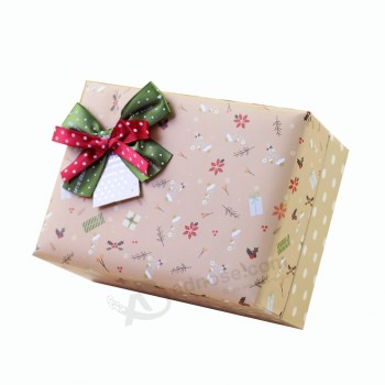 Boîte délicate d'emballage cadeau personnalisé avec noeud en soie