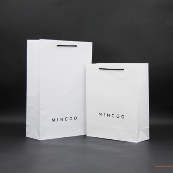 2016 高品质优雅设计纸袋，带有您的标志