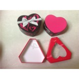 심장-모양의 상자 발렌타인 초콜렛 상자입니다