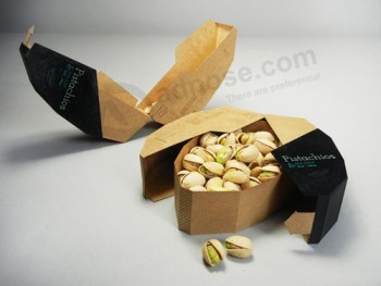 回收的棕色纸盒食品包装和坚果