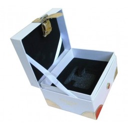 精美印刷磁铁封口优质硬质纸板香精包装盒