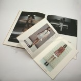 Stampa di brochurE E cataloghi di finitura supErficialE di film laminazionE
