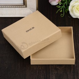 Boîte de cadeau de papier belle et personnalisée pour l'emballage logo d'uv d'estampage à chaud