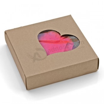 Caja de regalo de carTulina de chocolaTe de papel arTesanal con venTana de forma de corazón