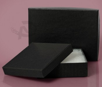 特殊的黑色瓦楞纸箱，用于定制您的徽标