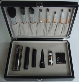Custom high quality Matt Black Wooden Cosmeti Suitcase with your logo