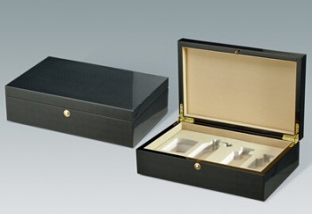 Custom high quality Black Piano Varnish Spraying Wood Cosmetics Box with your logo