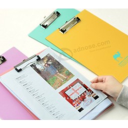 实用的彩色纸板文档文件夹，用于定制您的徽标