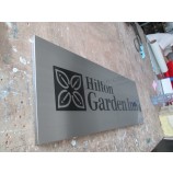 Hilton Hotel Room Wall Advertising Display Silkscreen Aluminum Plaques with high quality