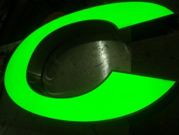 户外外部前面点亮面子李t制造3d尺寸塑料丙烯酸绿色led照明标志通道信