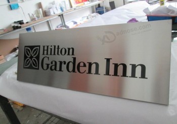 Maßgeschneiderte Hotel Inn Dekoration gebürStetem Stahl Wand Identität Plaque