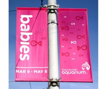 Gebreide polyester vlag buiten langs de weg reclame banner op maat
