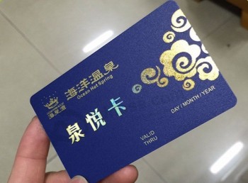 曇ったビジネスメンバーカードを刻印する豪華なデザインの金箔