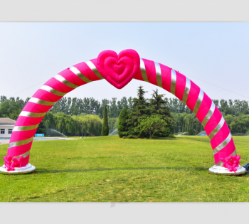 O projeto o mais novo personalizou o arco inflável do casamento do arco