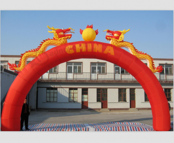 Китайский стиль двойной дракон фестиваль надувной арочной оптовой