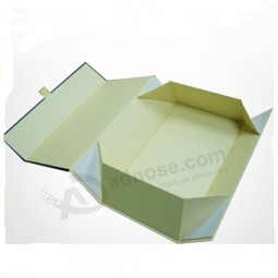 Wholesale customized high quality Cardboard Folding Clothes packaging Box with your logo