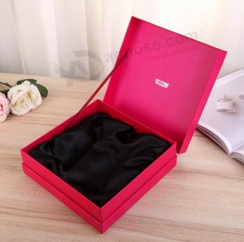 2017 新款时尚红色翻盖纸化妆品盒