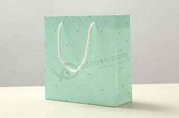 Bolsa blanca de regalo de papel kraft, bolsas de compra para prendas de vestir proromotion