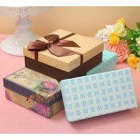 可爱的便携式方形礼品盒蝴蝶结婚礼和生日应用，糖果礼品盒，苹果盒