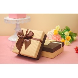Bonita caja de regalo cuadrada con bowknot fino, caja de regalo de productos de boda