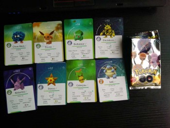 Pokemon Kartenspiel Spielkarten mit Kissen Typ Verpackung
