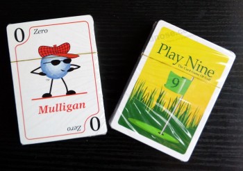 Tarjetas de póquer de papel jugando al golf nueve