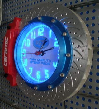 厂家直销定制高品质oem设计新颖led壁钟