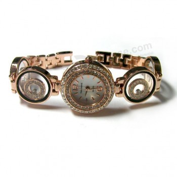 为女性定制顶级品质的新款时尚金属手表