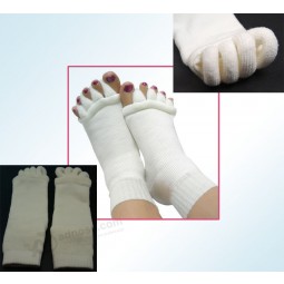 2017 Cheap Prices Fashion Soft Foot Alignment Socks Wholesale (D1)