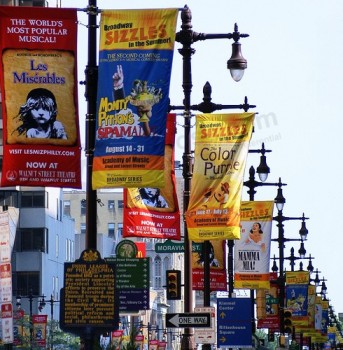 изготовленные на заказ наружные уличные знамена уличного знака, наружные двухсторонние подвесные уличные знамена