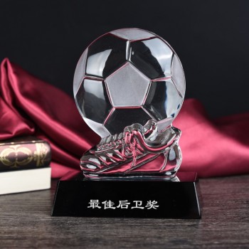 批发定制高-结束透明玻璃最新水晶鞋形状足球奖杯