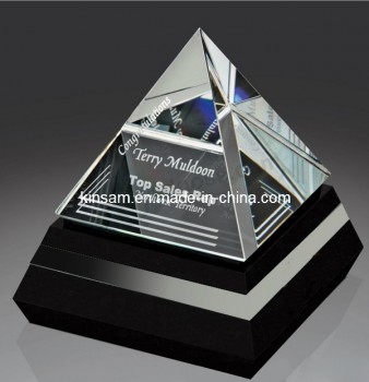 批发定制高-结束新的水晶玻璃金字塔奖杯工艺