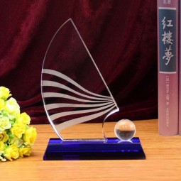 2017 Wholesale customized high-end New Design Customeizde Crystal Trophy for Souvenirs with Stare