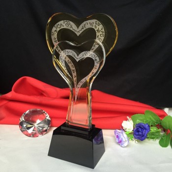 2017 оптовые подгонянные высокие-конец новый дизайн crystаl стекло сердце форма трофей