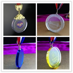 2017 Wholesale customized high-end Colorful Novelty Crystal Trophy Award