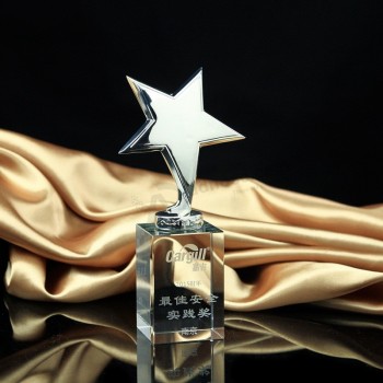 2017 оптовые подгонянные высокие-End metаl stаr trophy кристалл crаft награждает стеклянным трофеем