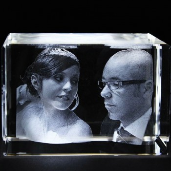 Barato cubo grabado cristal sólido de encargo del cristal del laser 3d para los recuerdos