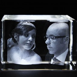 Barato 3d grabado en blanco de cristal personalizado en blanco cubo grabado para la decoración