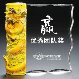 Bon marché design personnalisé livre forme cristal trophée trophée pour souvenir
