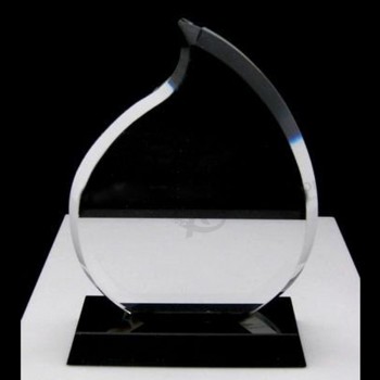 Trofeo de cristal claro del diseño popular de encargo barato para el recuerdo
