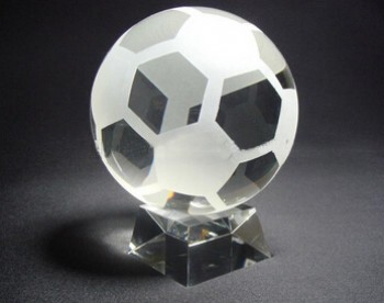 Duidelijke kristallen glazen voetbal trofee voetbal trofee goedkope groothandel