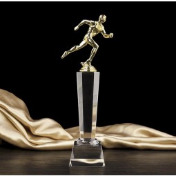 Lopende kristallen glazen trofee award voor sport souvenirs goedkope groothandel