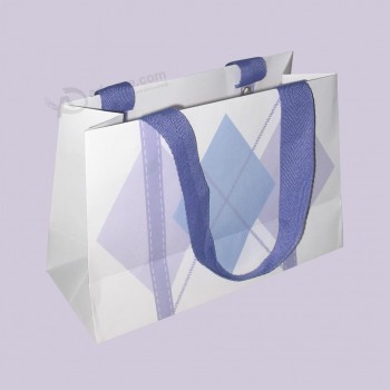 Color de papel impreso bolsas de regalo de compras al por mayor